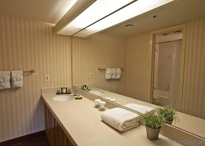Embassy - North Hotel 3*