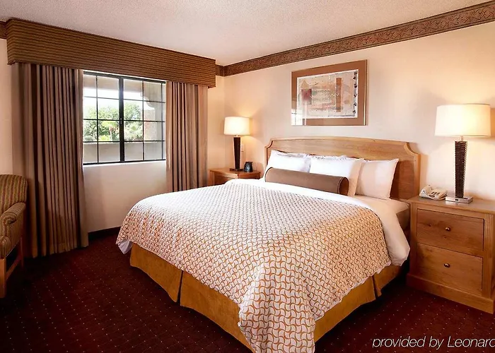 Embassy - North Hotel Phoenix