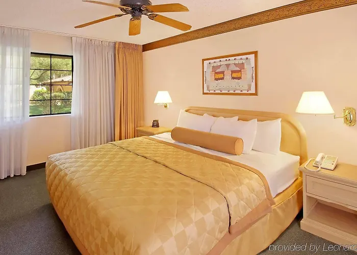 Embassy - North Hotel 3*